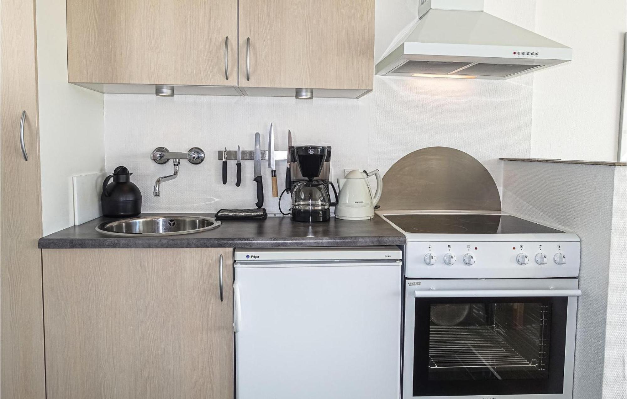 Nice Apartment In Allinge With House Sea View Exterior foto